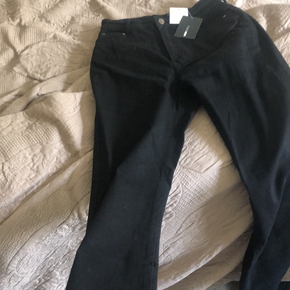 Never wore clothes - Picture 3 of 5